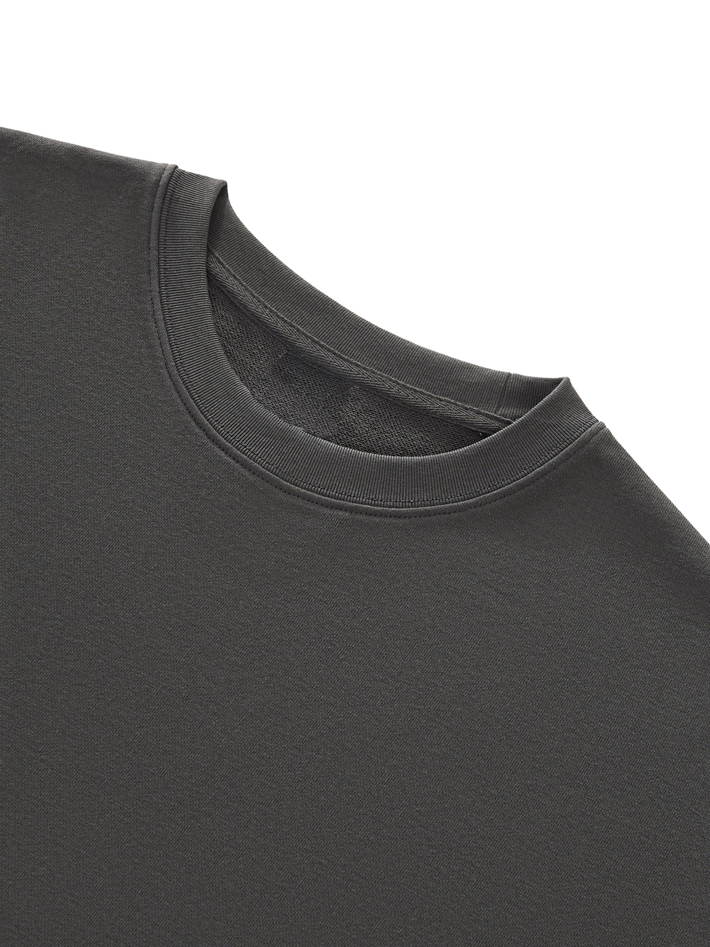 Aes Avera Boxy Half-Sleeve Raw-Edge T-Shirt