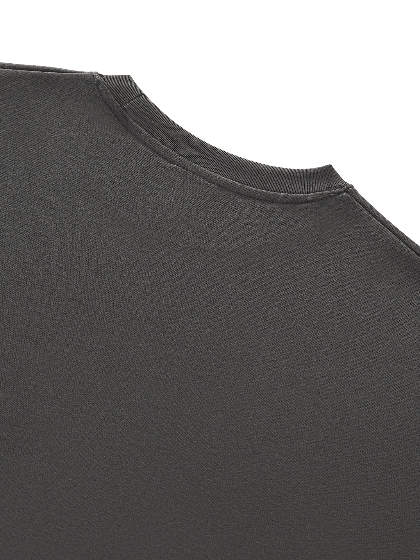 Aes Avera Boxy Half-Sleeve Raw-Edge T-Shirt