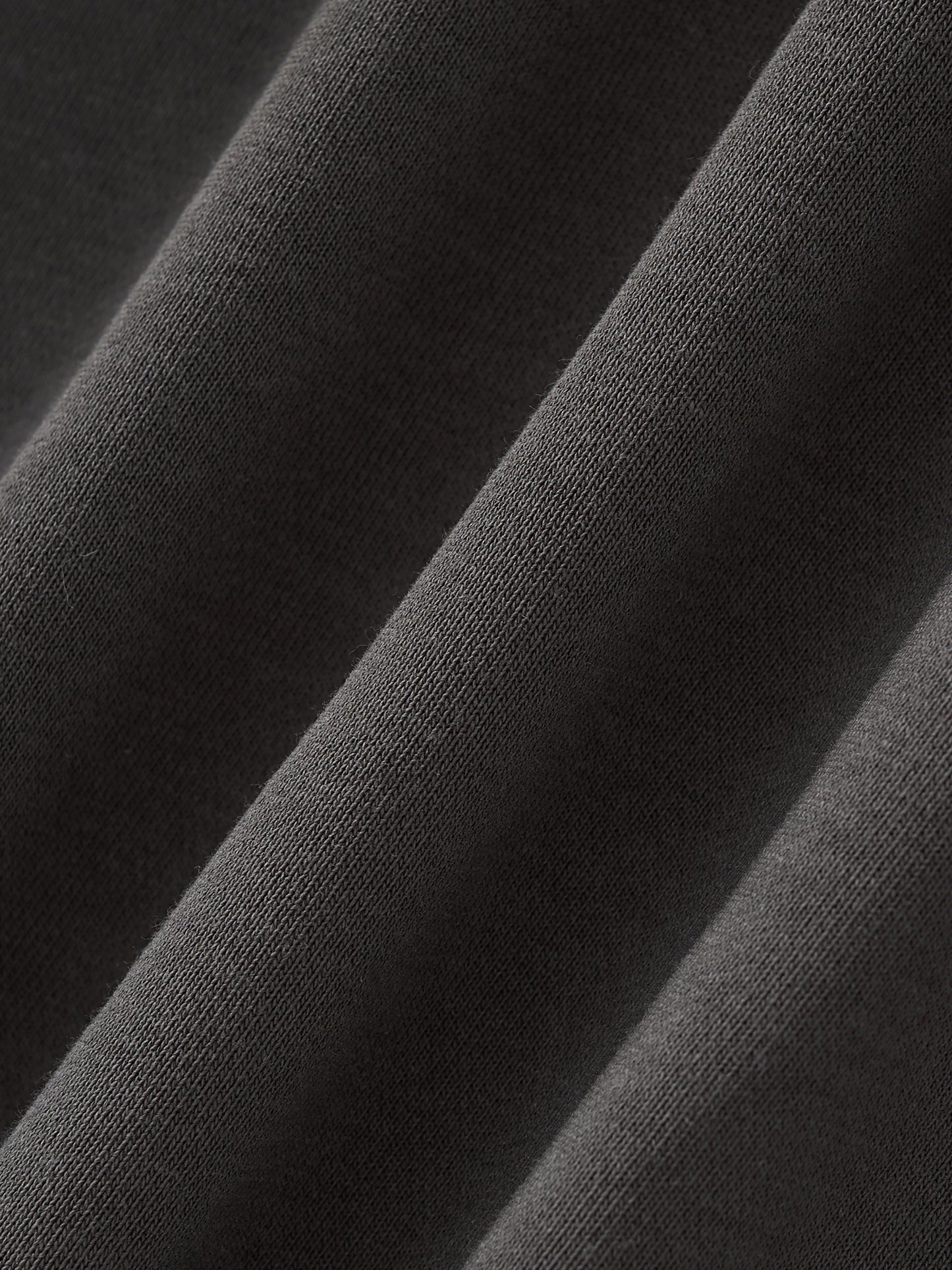 Aes Avera Boxy Half-Sleeve Raw-Edge T-Shirt